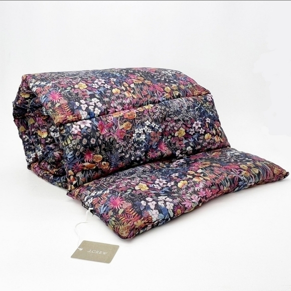 NWT  J.CREW Liberty Art‎ floral print puffer scarf Style K6258. - Picture 6 of 10